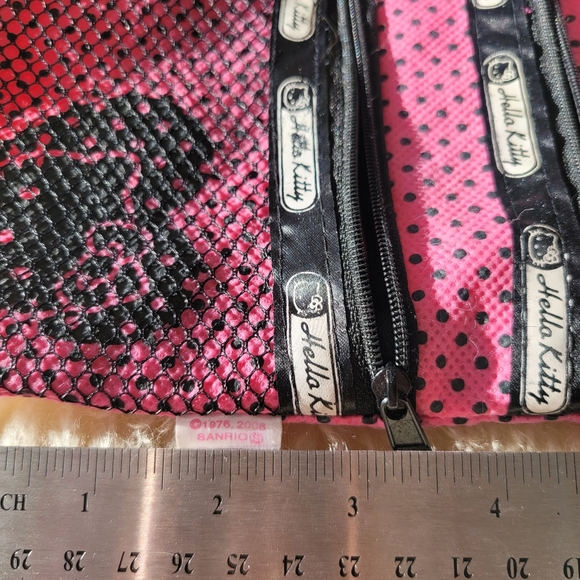 Free✨️Hello kitty vintage pouch 3 zipper compartments - Picture 2 of 7